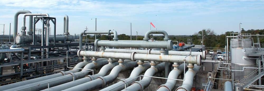 How Does Redundant PLC Hardware Cut Plant Downtime?