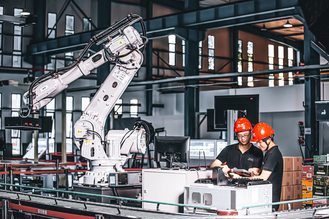 Beyond the Cage: How Cobots Are Redefining Flexibility in Modern Manufacturing