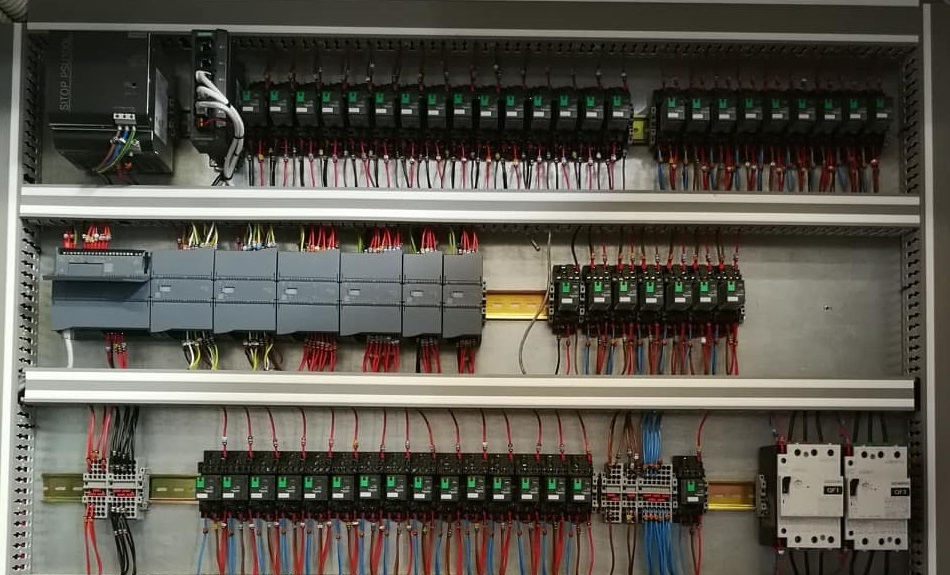 Why Hardware Series Mismatches Cause PLC Downtime?