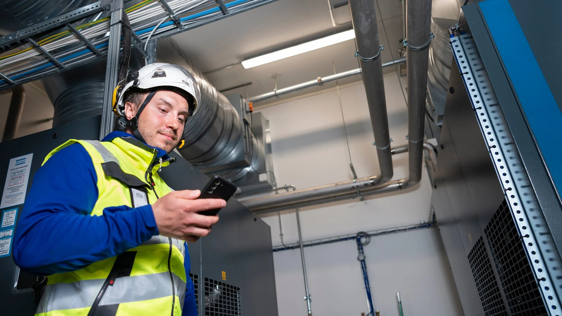 What Makes the Micro850 PLC Ideal for Small Machine Automation?